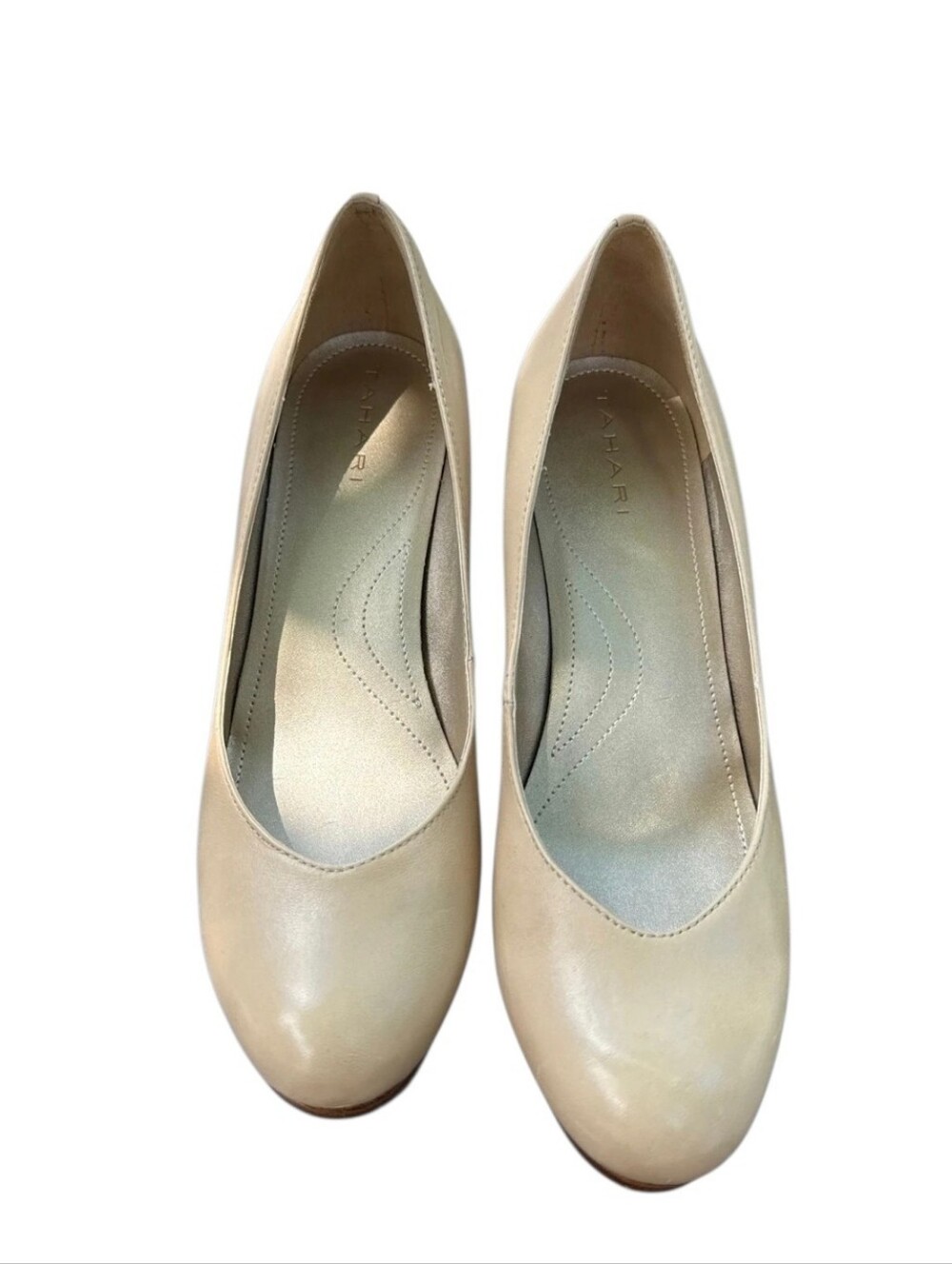 💕Tahari Ta-Lonnie Buttercup Beige Round-Toe Heels💕